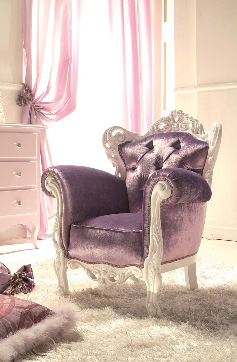 Baby chair on the carved frame Baby Elizabeth, 