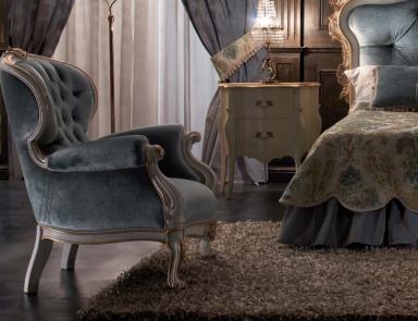 Armchair with carving in gilt Signoria, Tosconova