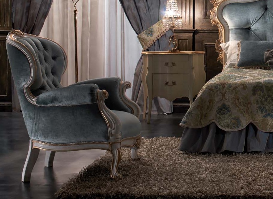 Armchair with carving in gilt Signoria, Tosconova