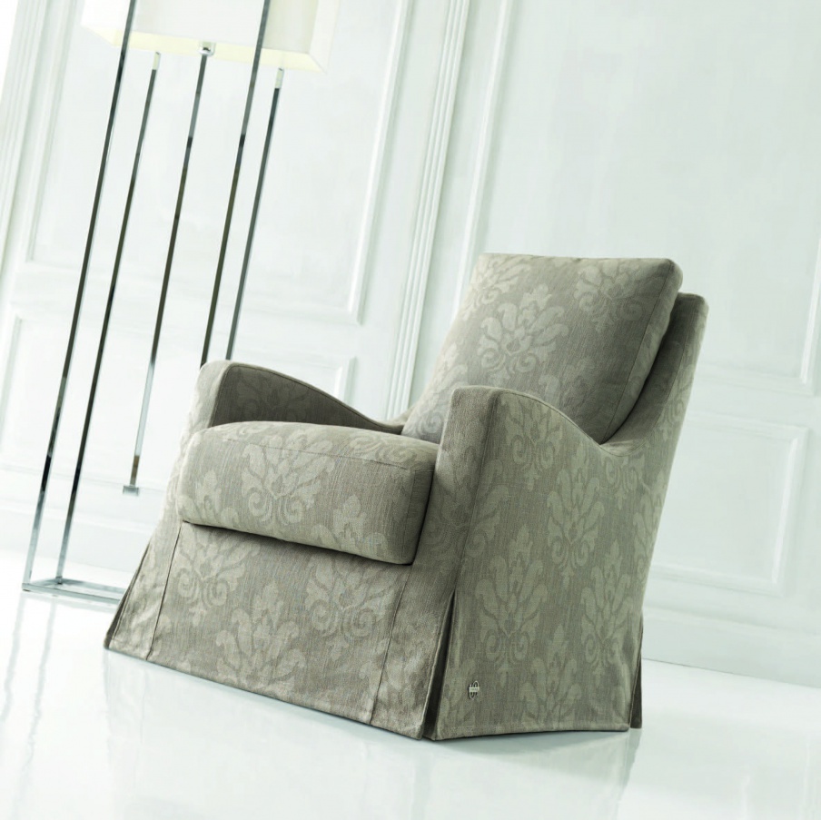 The chair is a removable cover of Thalia, Tosconova