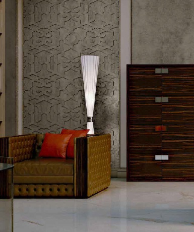 The chair frame is made of wood CA'd'oro, Reflex Angelo