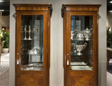 Show-window with glazed sash, Medea