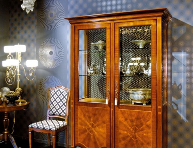 Showcase with hinged doors, Medea