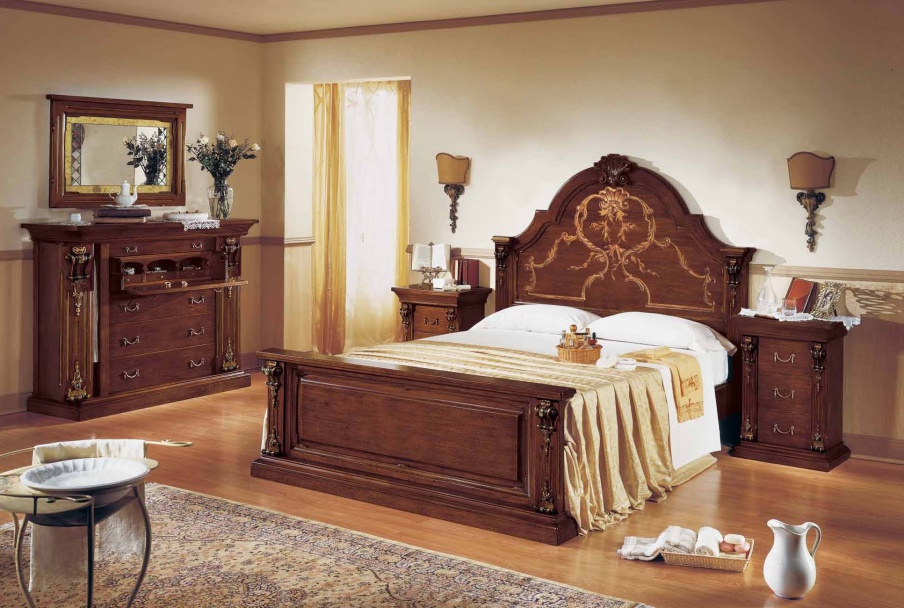 Bedroom (Suite bedroom) with decorative carved patterns, Mirandola Export