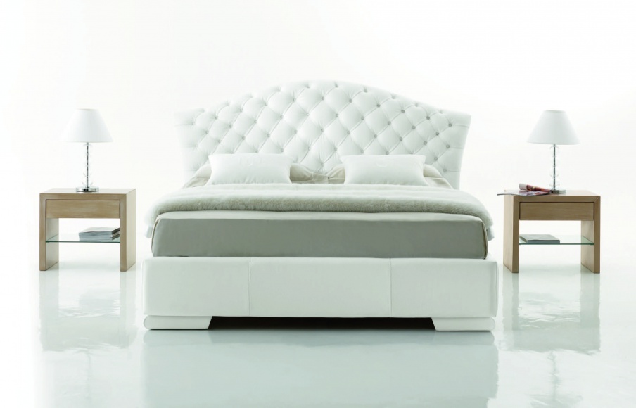 Bed with high headboard in zig-Capito Vision, Tosconova
