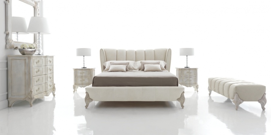 Headsets for bedroom with white-washed fa?ade, Vogue, Tosconova