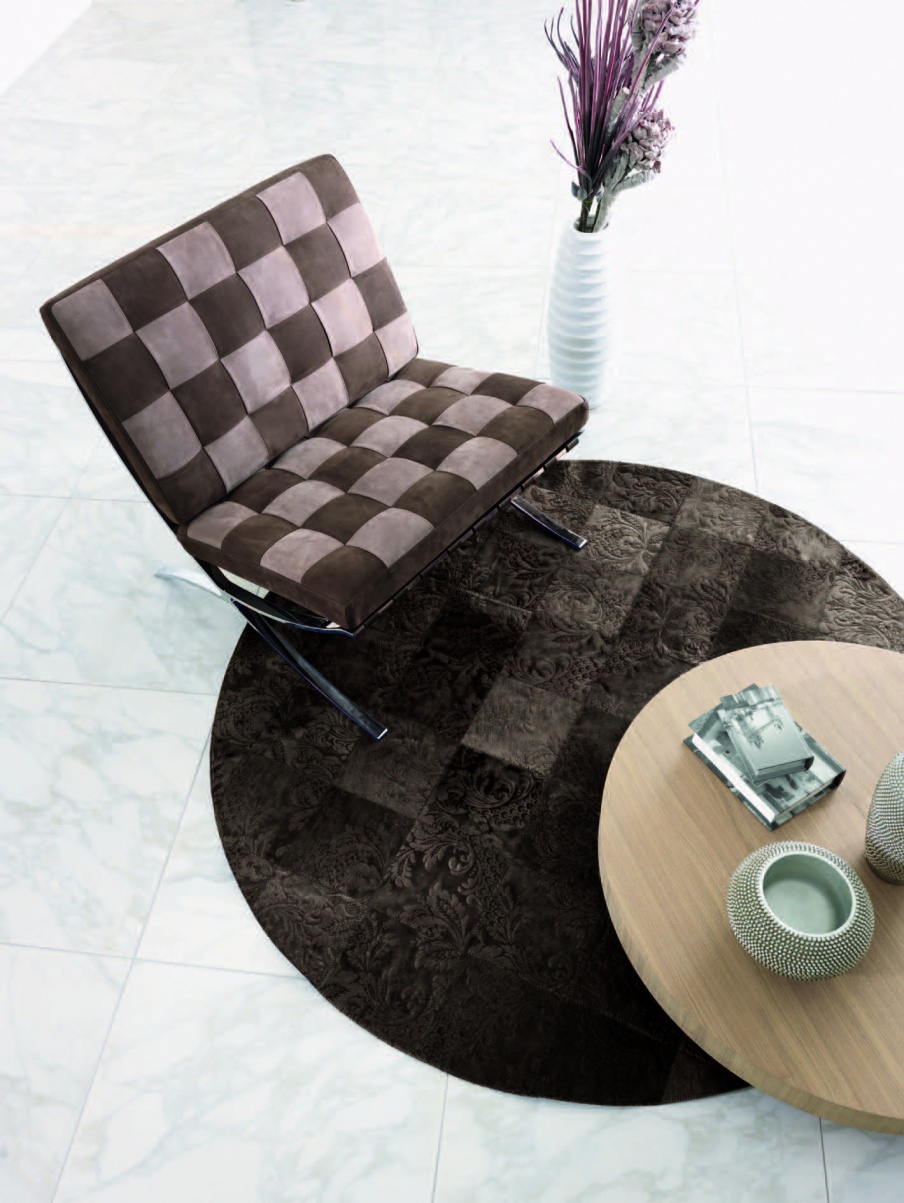 The round coffee table from poplar veneer in Kailua, Tosconova