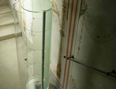 Showcase curved glass furniture Onis, Reflex Angelo