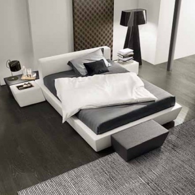 Gran Place bedside table