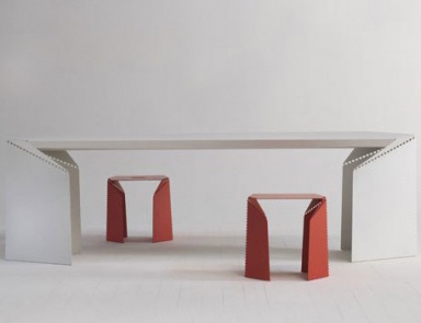 Dining table made of Bent aluminum, Moroso