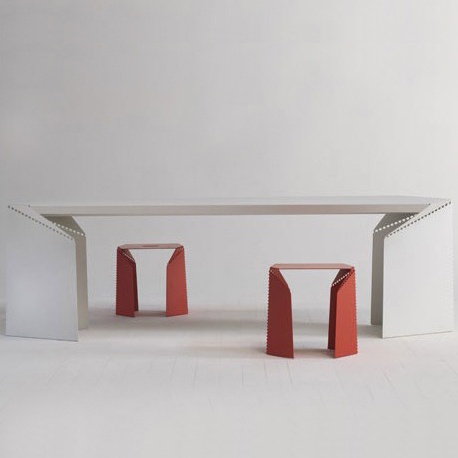 Dining table made of Bent aluminum, Moroso