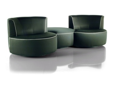 The chair frame is made of solid wood Sedutalonga, Mussi