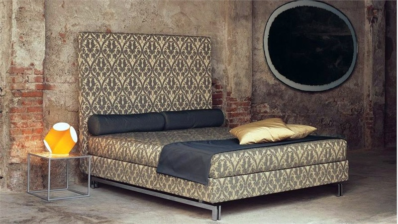 Bed with high headboard on a steel frame Alexander, Mussi