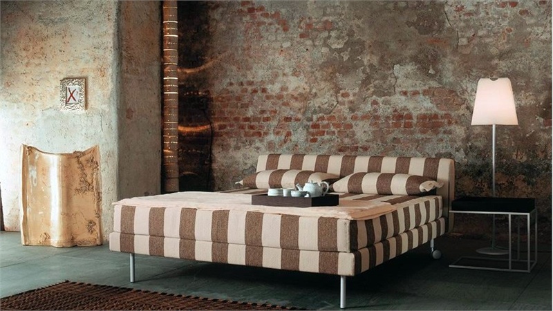 Bed on steel frame Maximilian, Mussi
