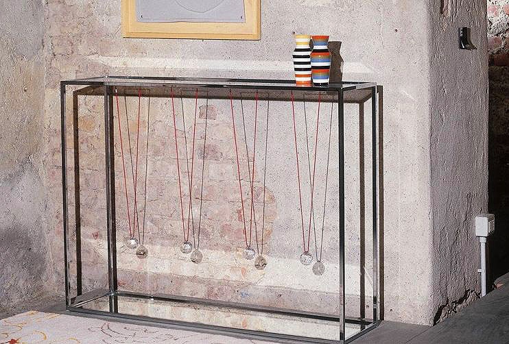 The console on the steel frame Parure, Mussi