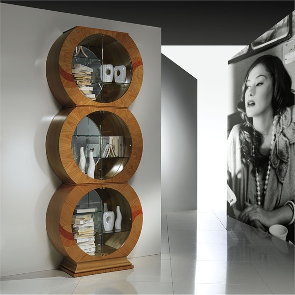 A display Cabinet made of solid wood VE31, Carpanelli