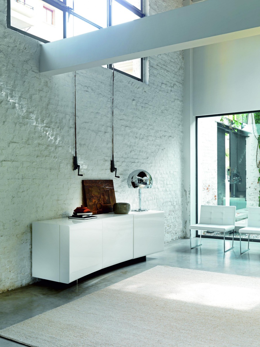 The three-sided Cabinet made of solid wood Bay, Cattelan italia