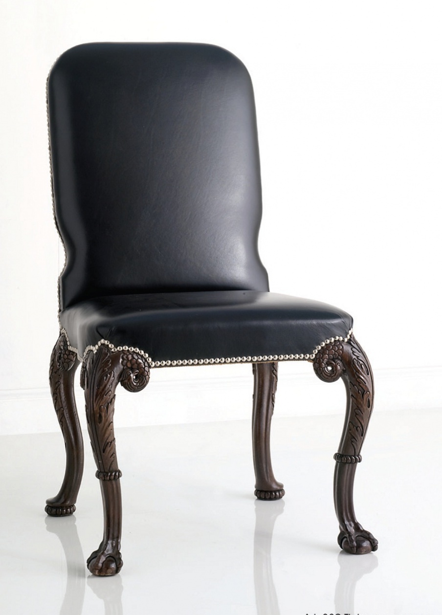 Chair made of solid wood upholstered in leather, Chelini