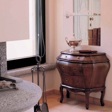 A small chest of drawers Venezia