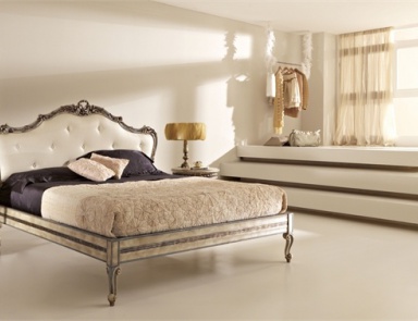 Double bed on figural carved legs Silvano Grifoni