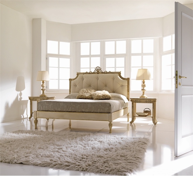 Bed carved from solid wood, Silvano Grifoni