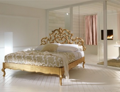 Bed with delicate carved headboard Silvano Grifoni