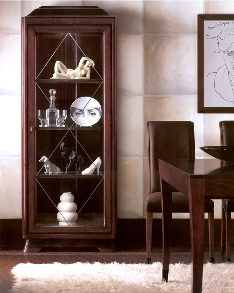 Showcase made of wood, PREGNO