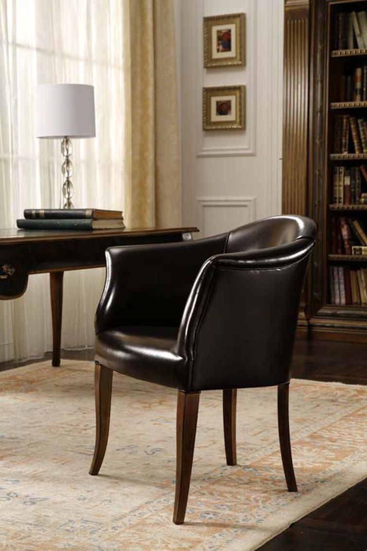 Chair with armrests, PREGNO