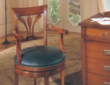 Chair with armrests, PREGNO