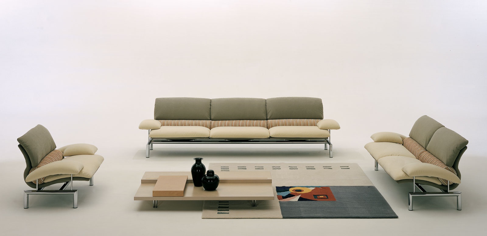 Sofa with a metal base, upholstered in leather or fabric Olympic, Il