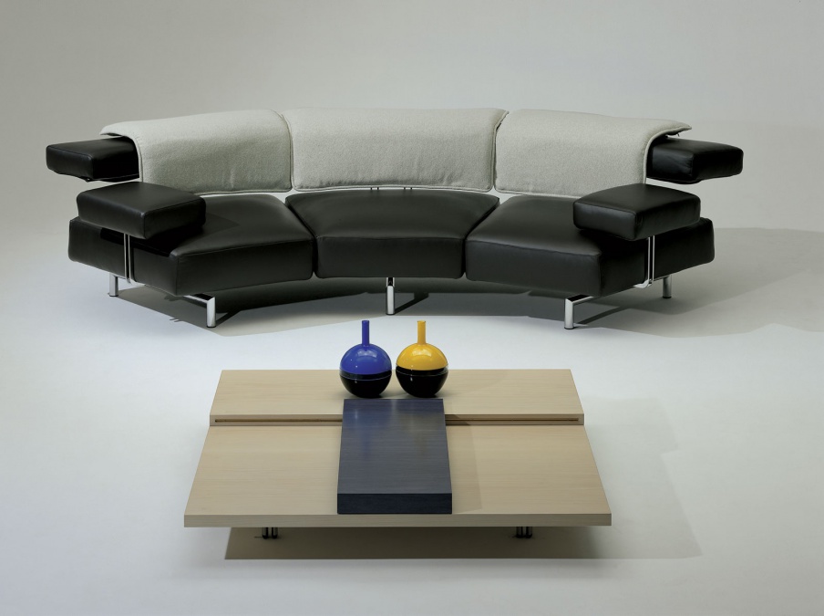 The semi-circular sofa upholstered in leather or fabric Star, Il Loft
